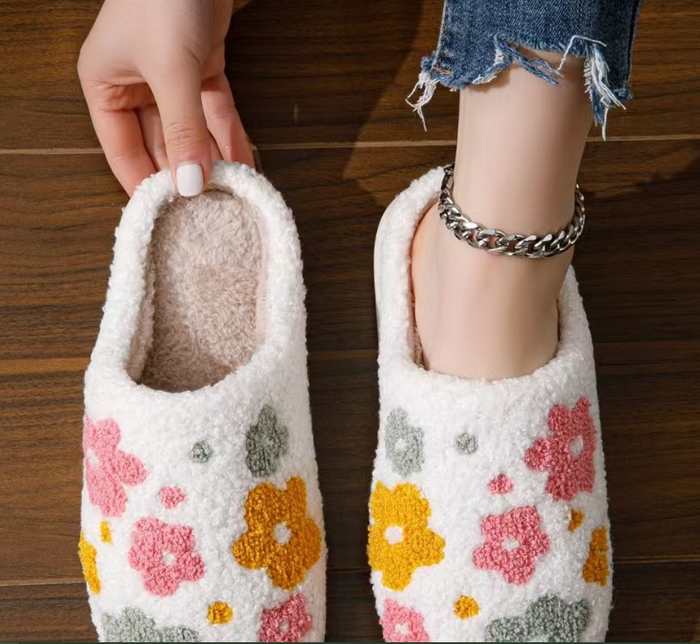 Mao Mao slippers can be worn outside the home